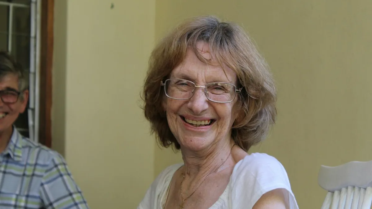 Idée cadeau groupé entre coussins pour mamie de 80 ans